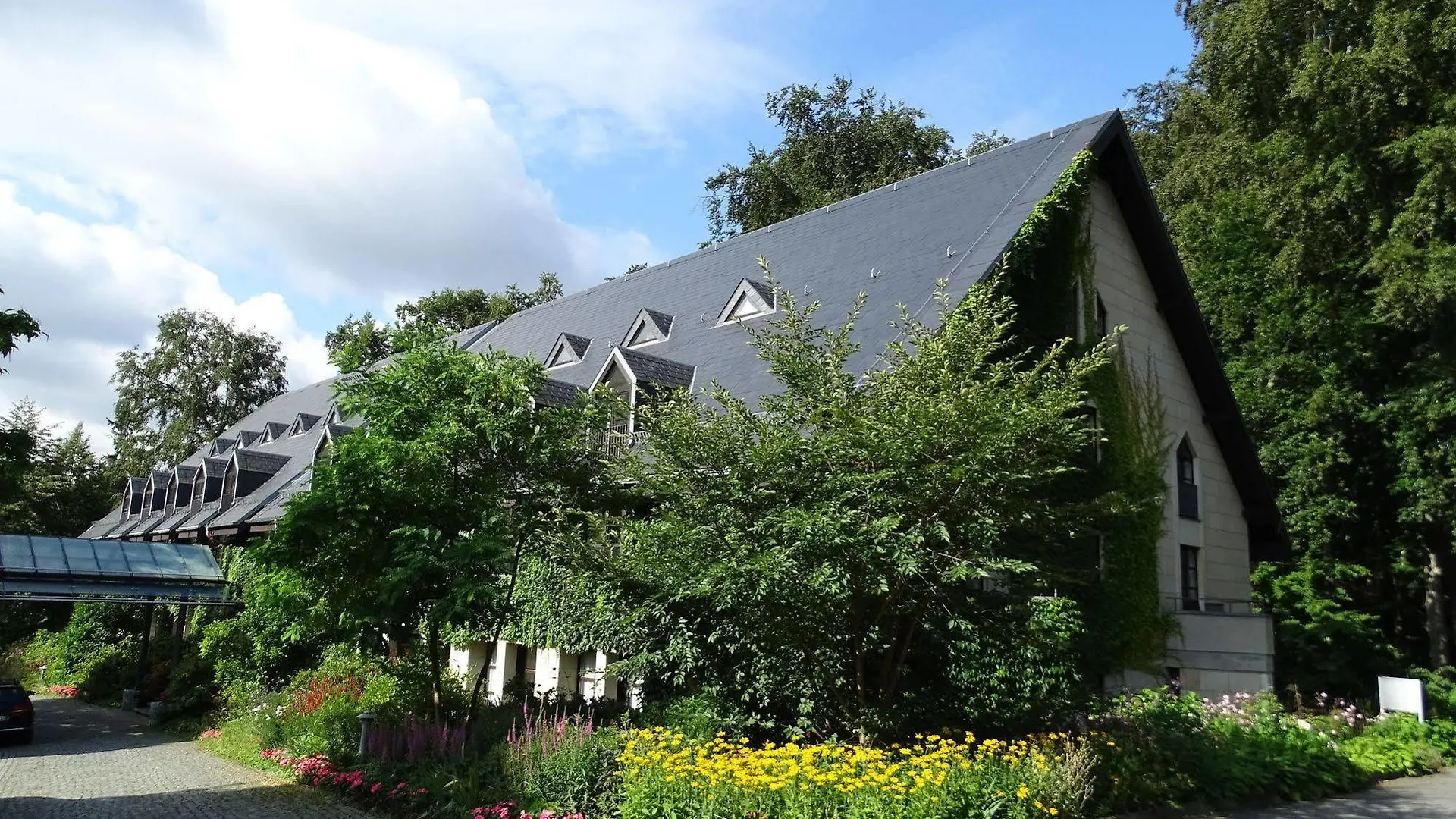 Hotel Schloss Eckberg Dresden 4*,